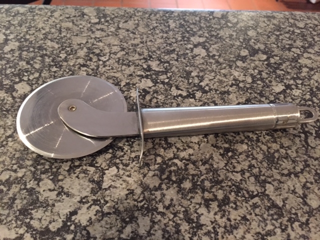 pizza-cutter